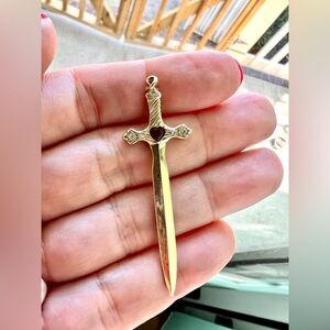 logan hollowell sword with ruby center